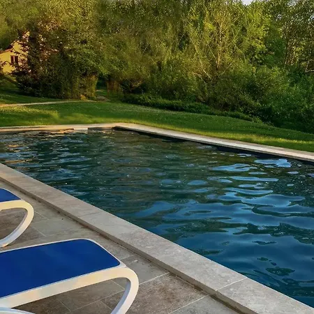 Owi - Idyllisches Inmitten Der 派拉克